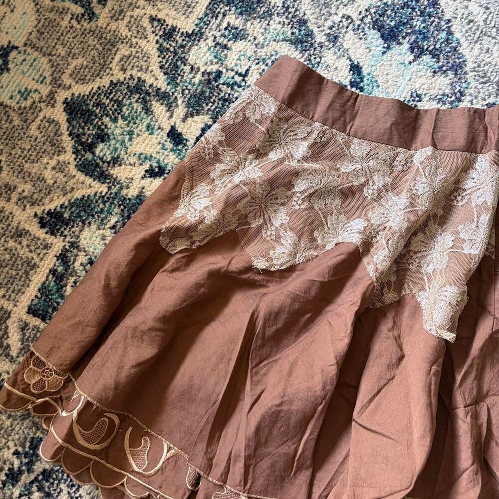 Young Essence Brown midi skirt with lace and floral details. Size: S - Picture 2 of 6